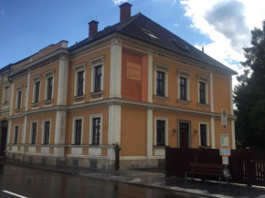 Отель Hotel Bellini  Леобен